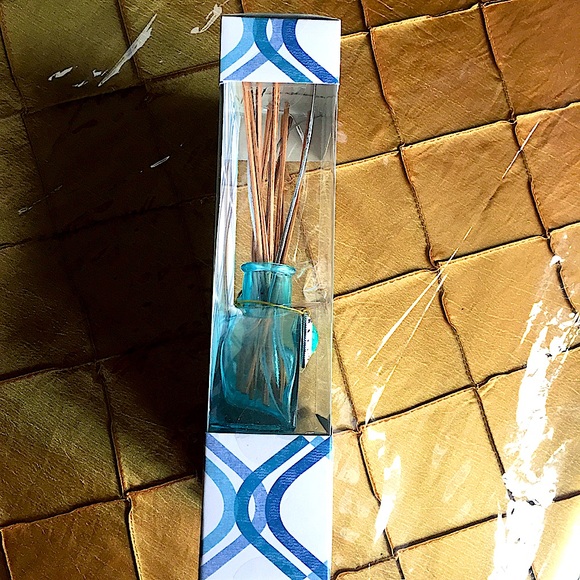 BNIB Iced Juniper&Jasmine Reed Diffuser - Picture 5 of 7